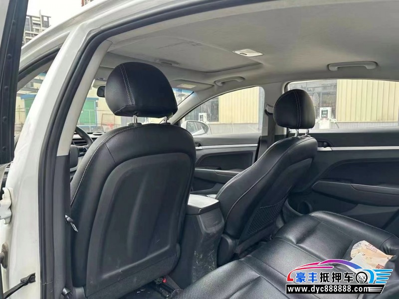 18年现代领动轿车抵押车出售