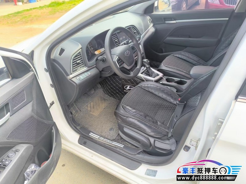 17年现代领动轿车抵押车出售