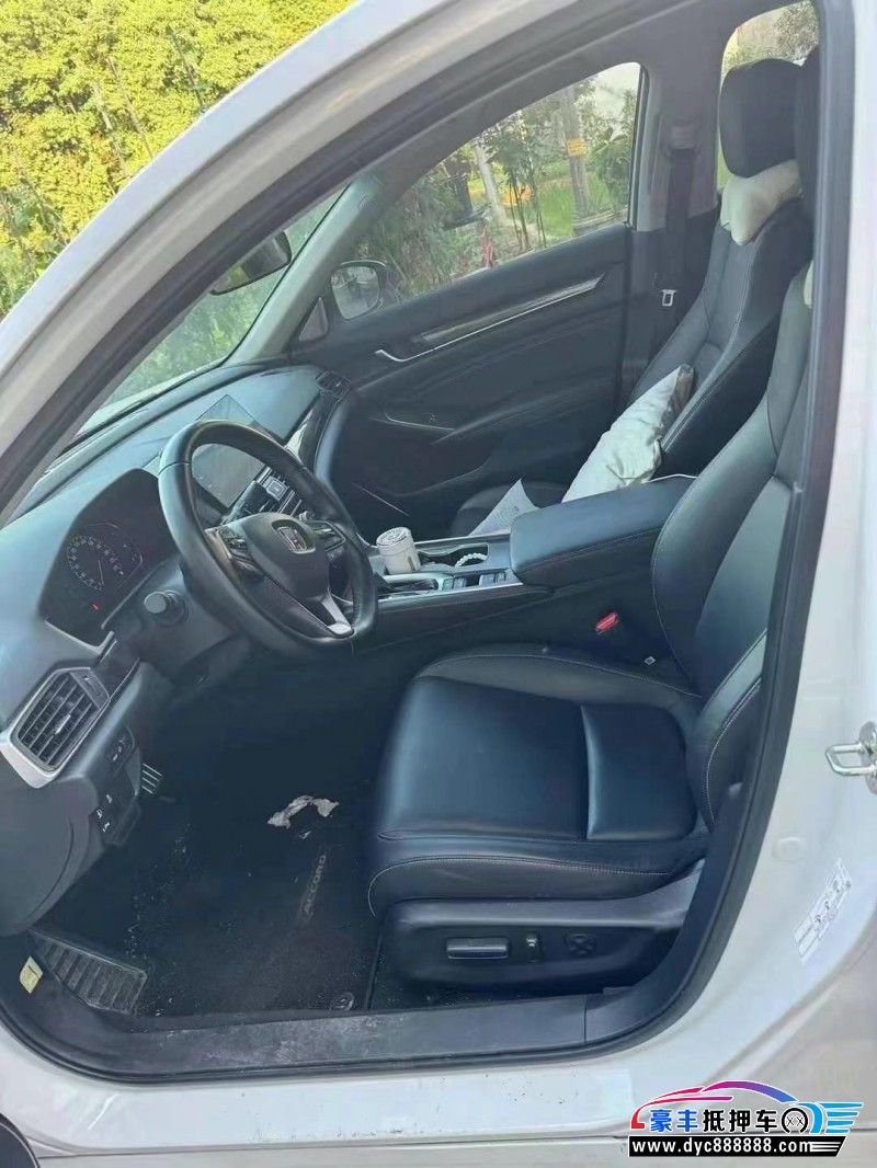 22年本田雅阁轿车抵押车出售