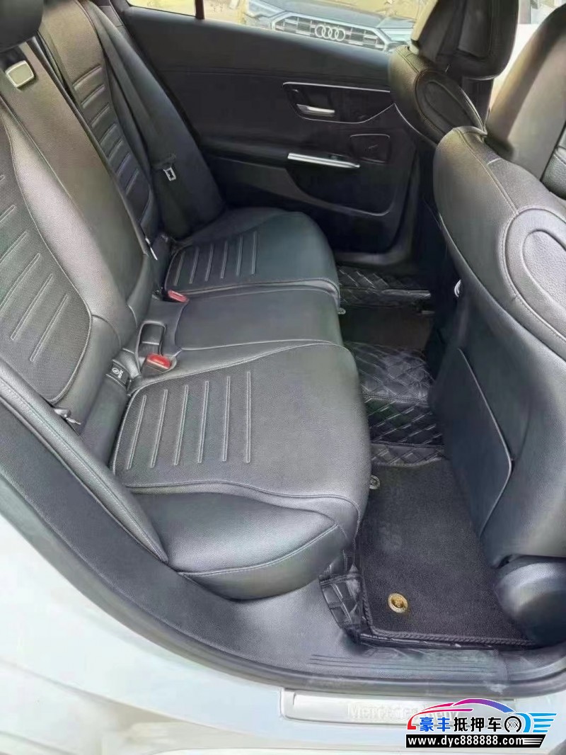 22年奔驰C轿车抵押车出售