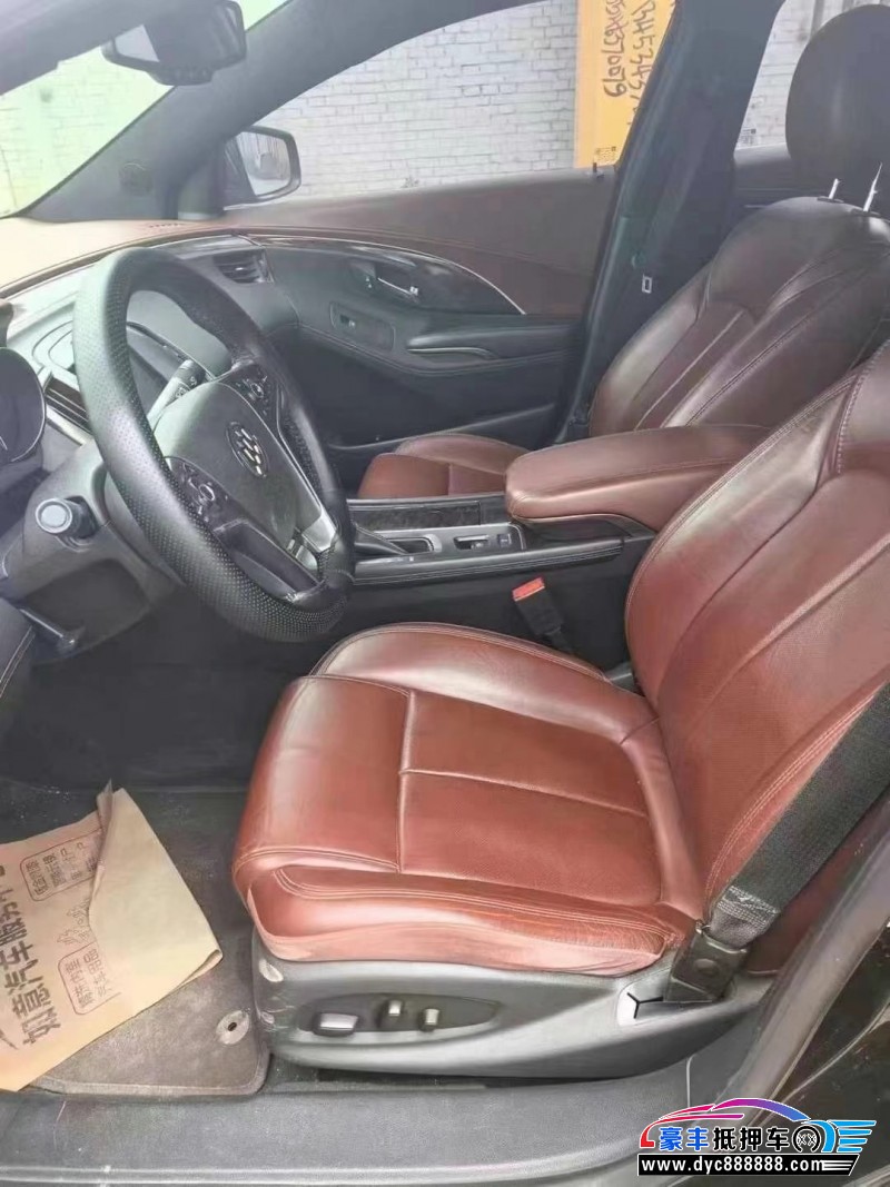 15年别克君越轿车抵押车出售