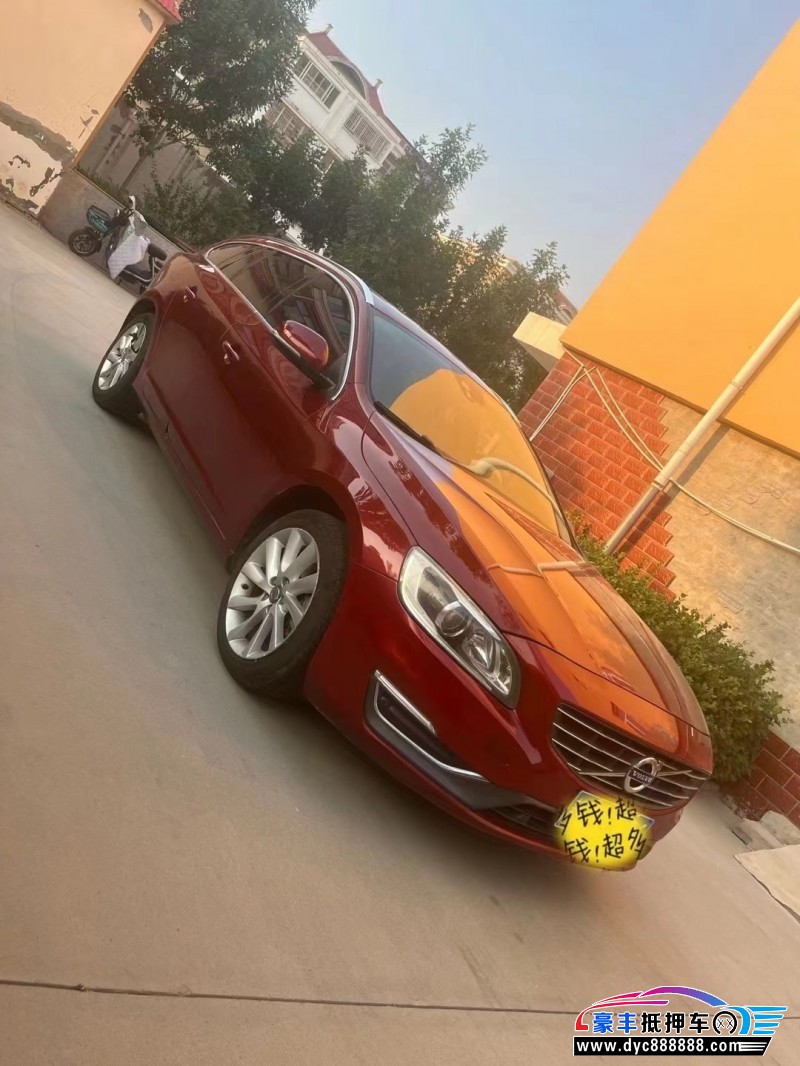 14年沃尔沃V40轿车抵押车出售