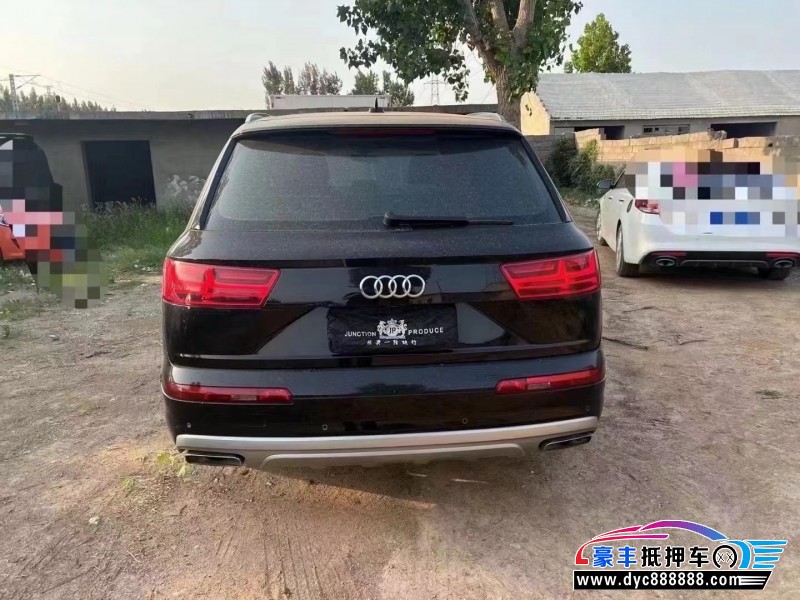 17年奥迪Q7轿车抵押车出售