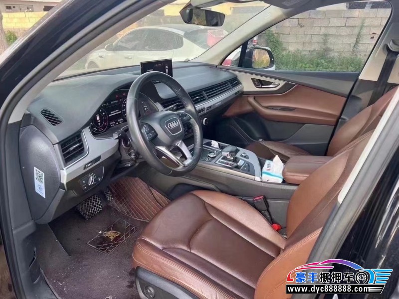 17年奥迪Q7轿车抵押车出售