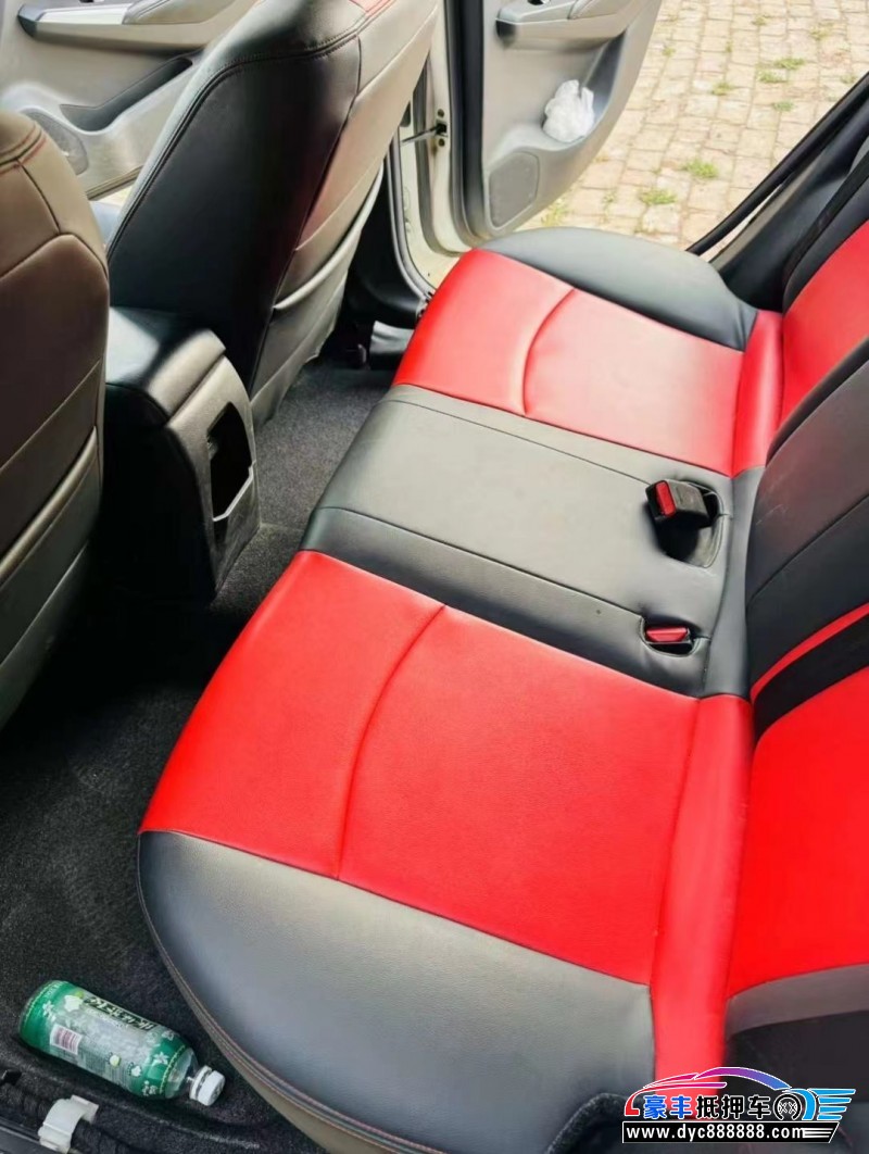 19年日产蓝鸟轿车抵押车出售