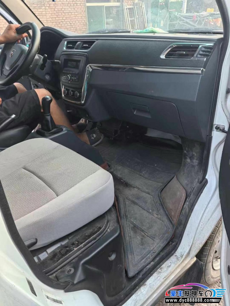 22年金杯海狮轿车抵押车出售