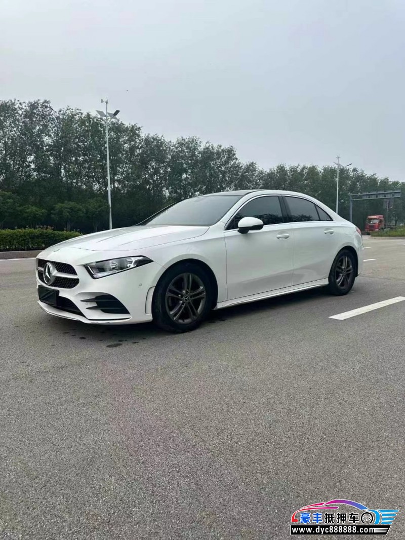 20年奔驰A轿车抵押车出售