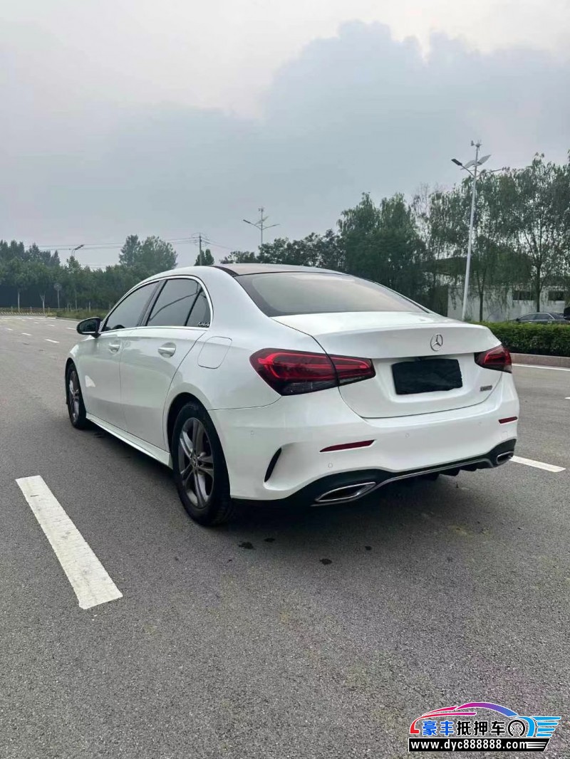 20年奔驰A轿车抵押车出售