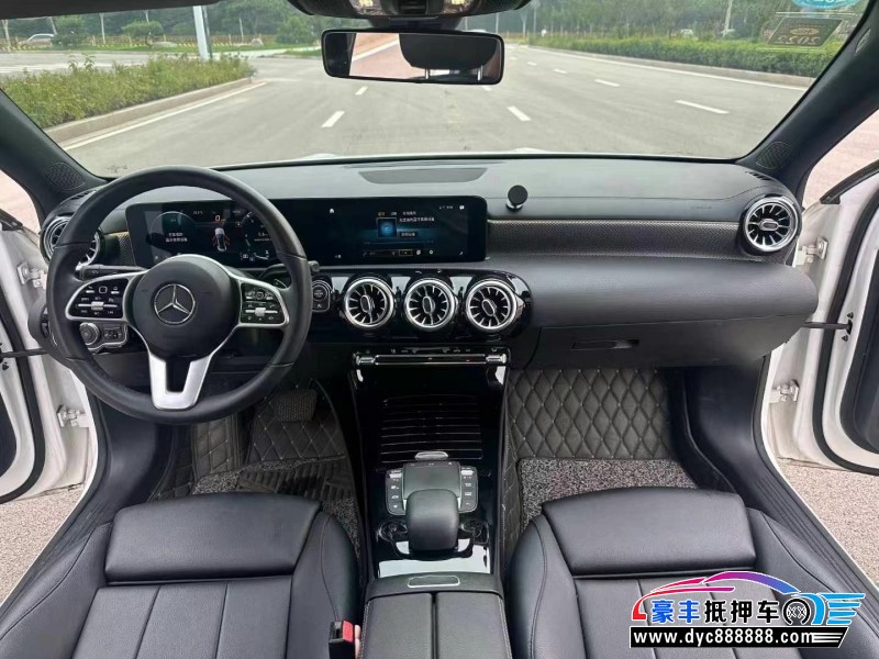 20年奔驰A轿车抵押车出售