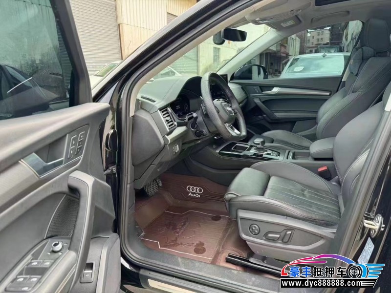 22年奥迪Q5轿车抵押车出售