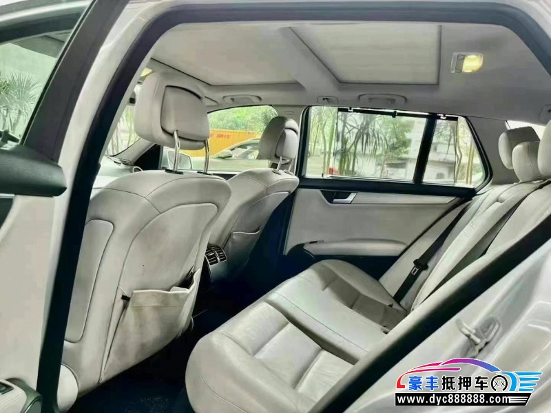 12年奔驰C轿车抵押车出售