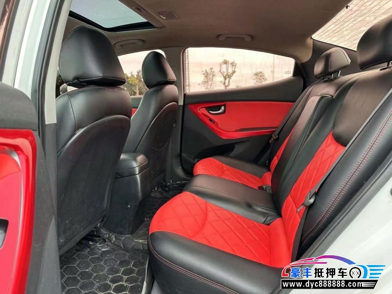 15年现代朗动轿车抵押车出售