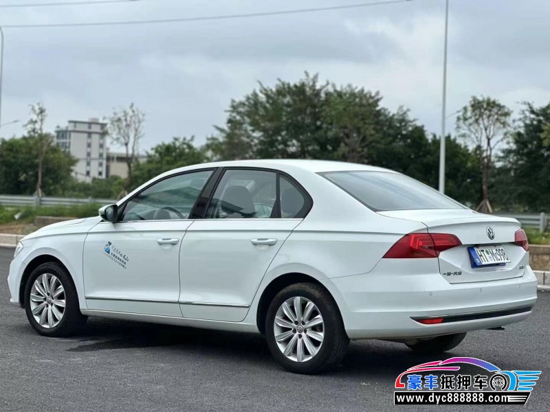 18年大众宝来轿车抵押车出售