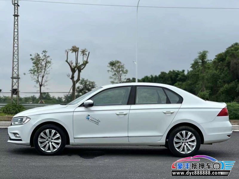 18年大众宝来轿车抵押车出售