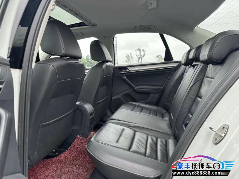 18年大众宝来轿车抵押车出售