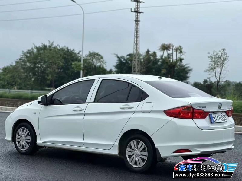 17年本田锋范轿车抵押车出售