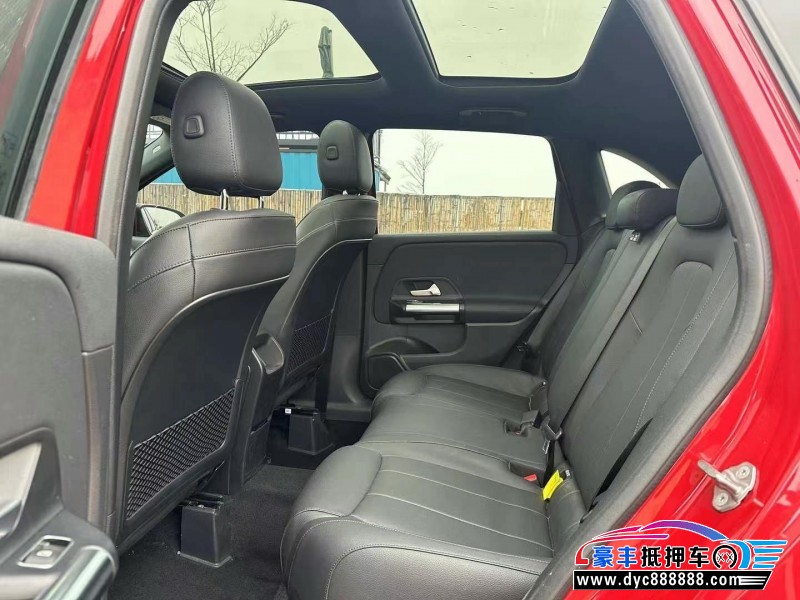 21年奔驰B轿车抵押车出售