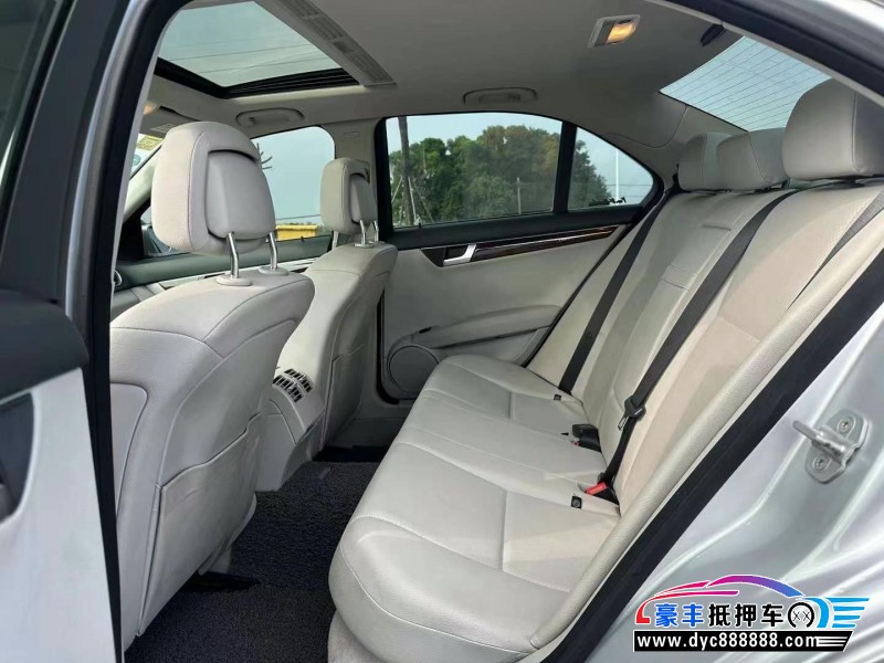 12年奔驰C轿车抵押车出售