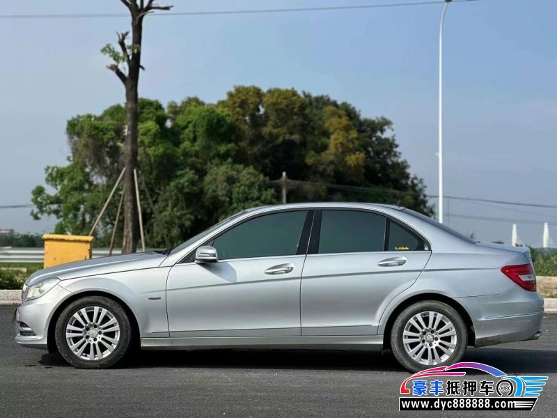 12年奔驰C轿车抵押车出售