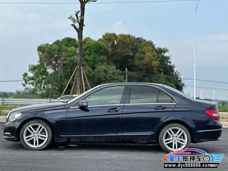 12年奔驰C轿车抵押车出售