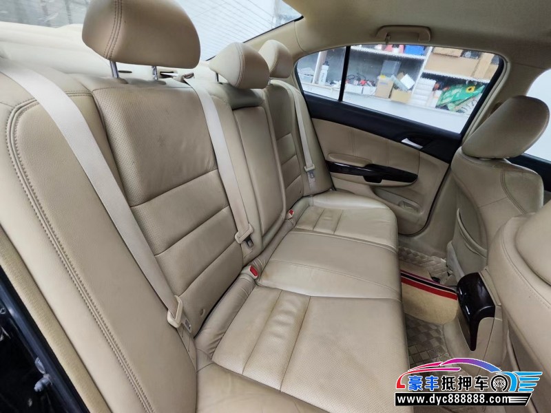 12年本田雅阁轿车抵押车出售