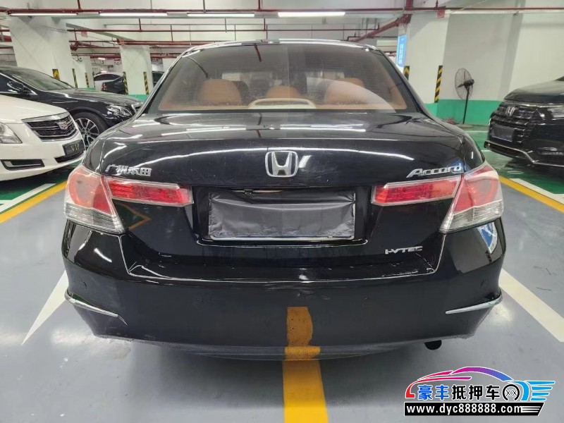 12年本田雅阁轿车抵押车出售