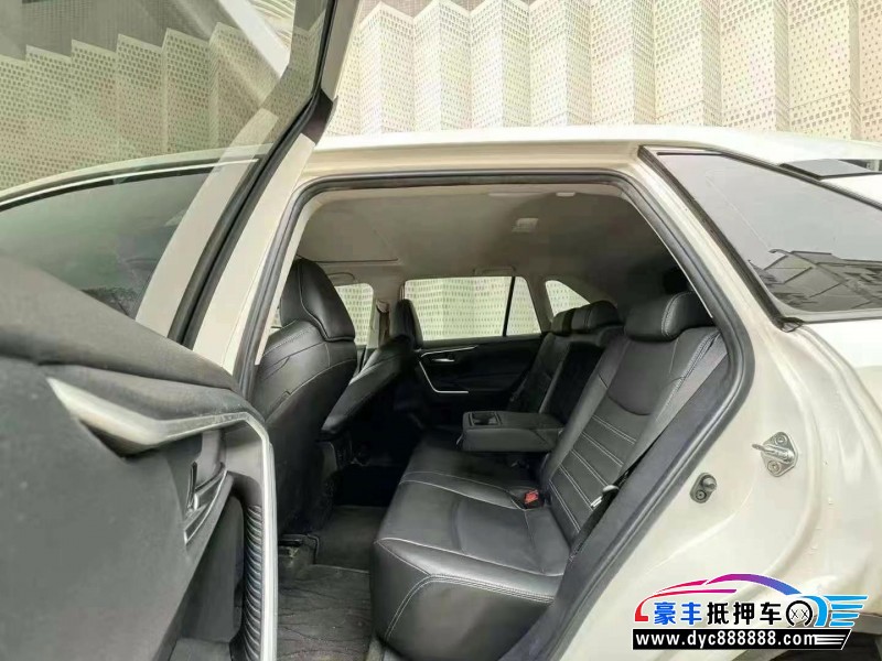 21年丰田威兰达轿车抵押车出售