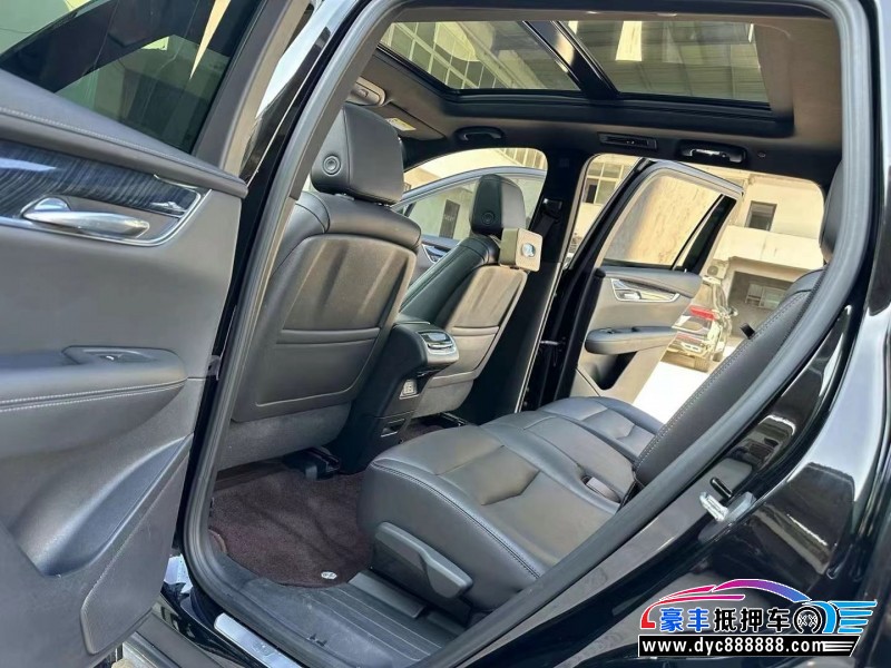 22年凯迪拉克xt6轿车抵押车出售