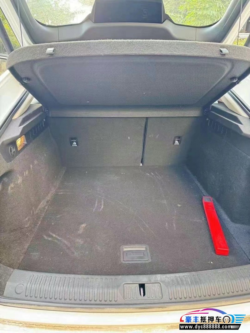 23年奔腾B70轿车抵押车出售