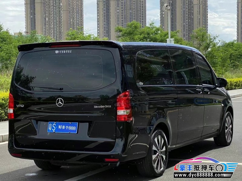 21年奔驰威霆轿车抵押车出售