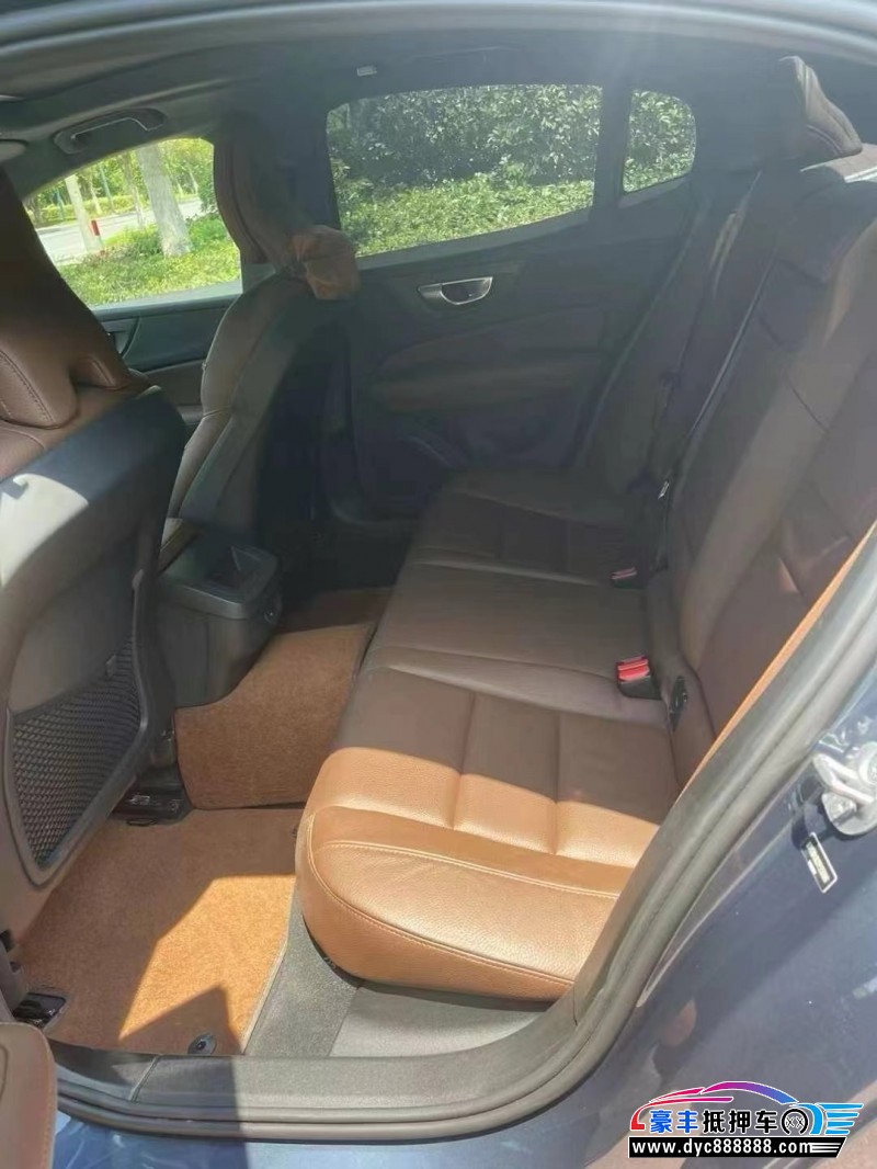 23年沃尔沃S60轿车抵押车出售