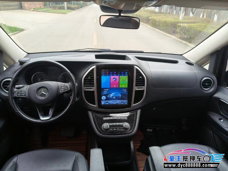 19年奔驰威霆轿车抵押车出售