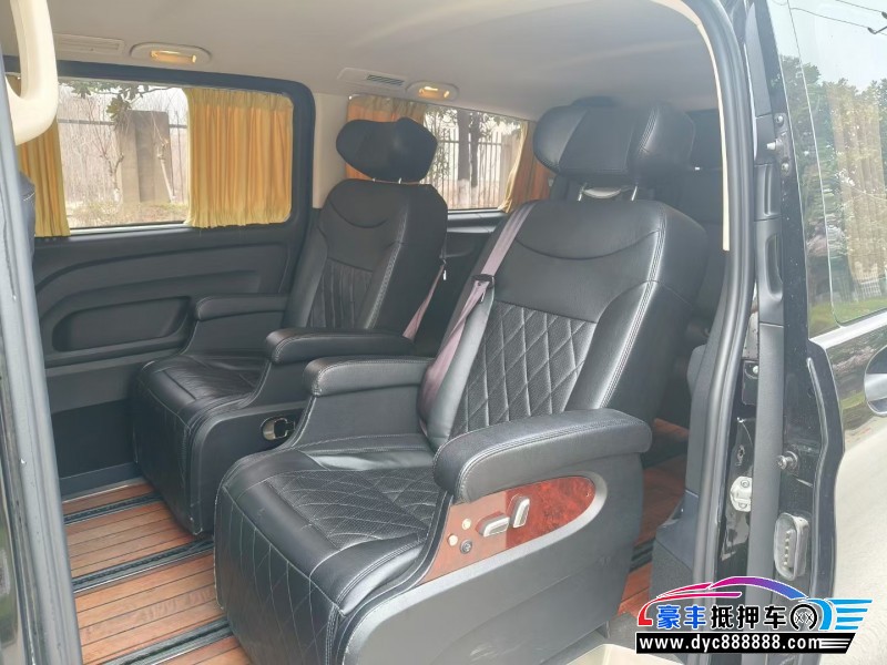 19年奔驰威霆轿车抵押车出售