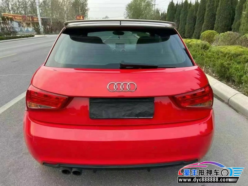 13年奥迪A1轿车抵押车出售