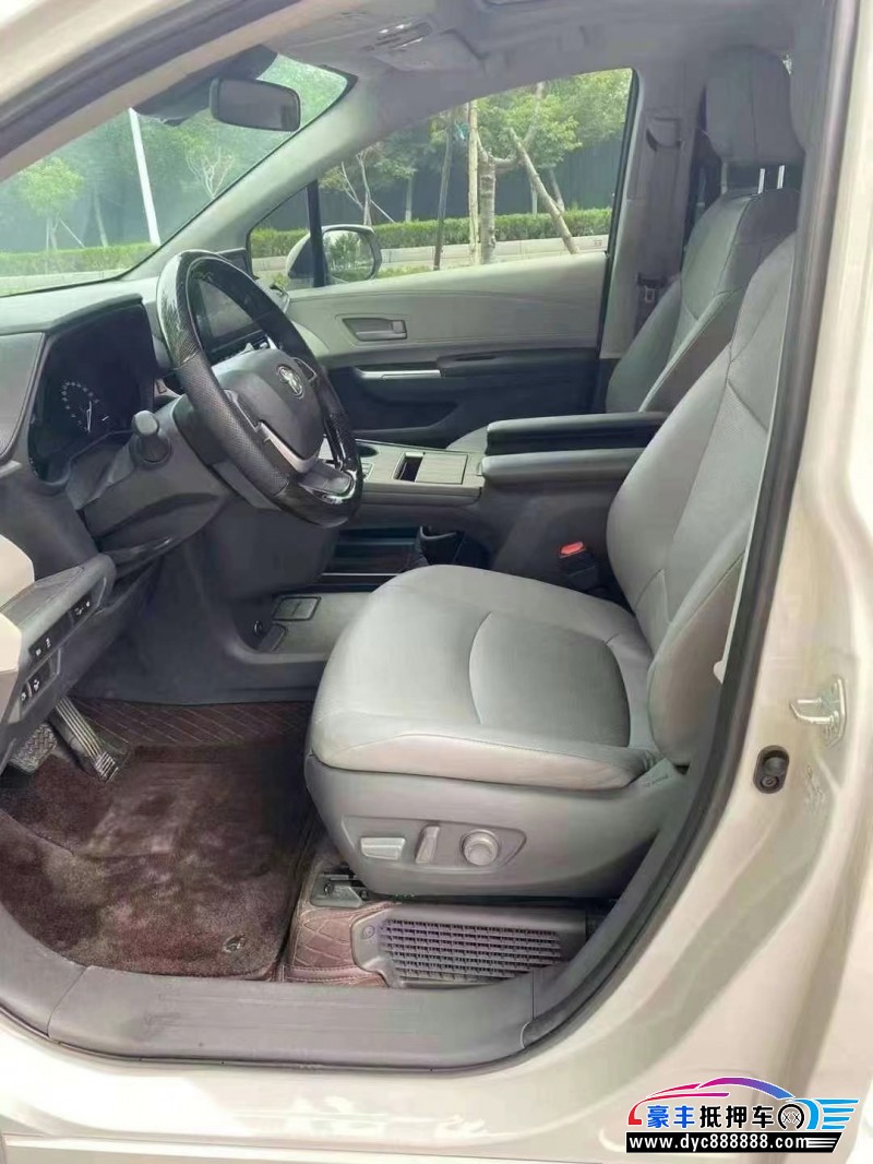 23年丰田格瑞维亚轿车抵押车出售