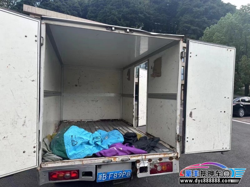 20年金杯T30轿车抵押车出售