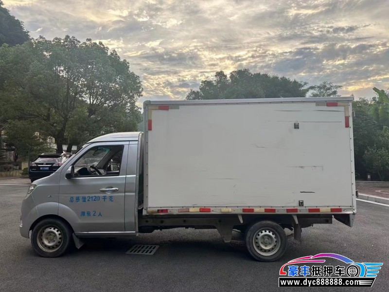 20年金杯T30轿车抵押车出售