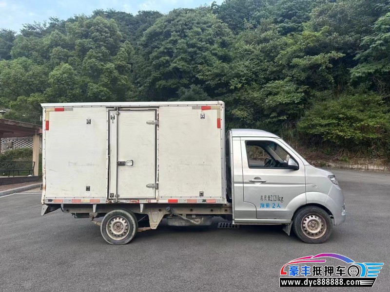 20年金杯T30轿车抵押车出售