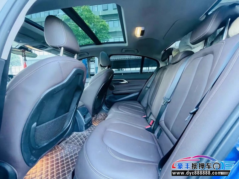 20年宝马1系轿车抵押车出售