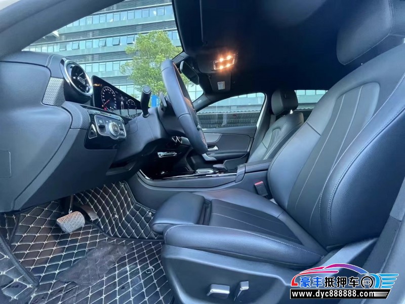 22年奔驰C轿车抵押车出售