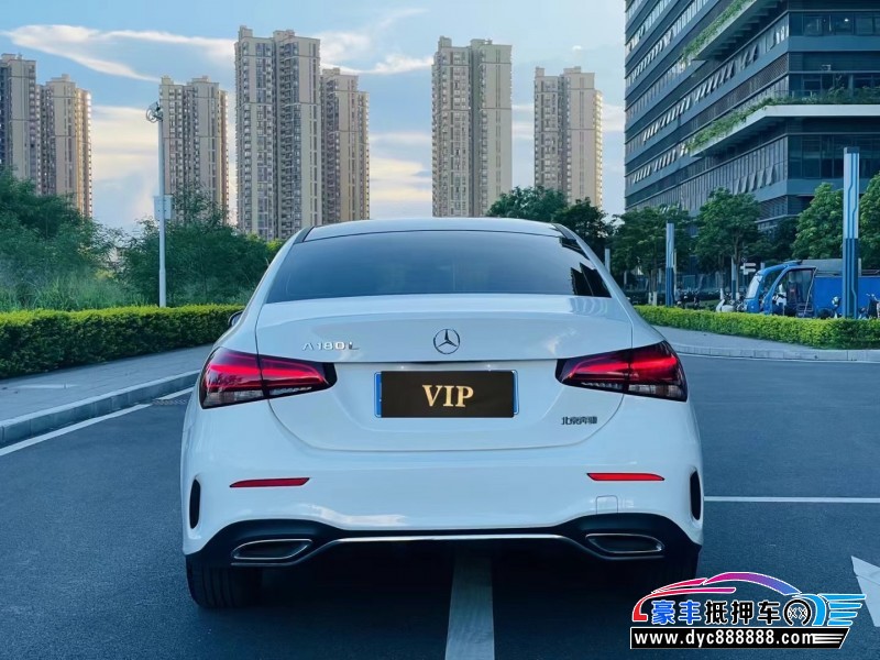 22年奔驰C轿车抵押车出售