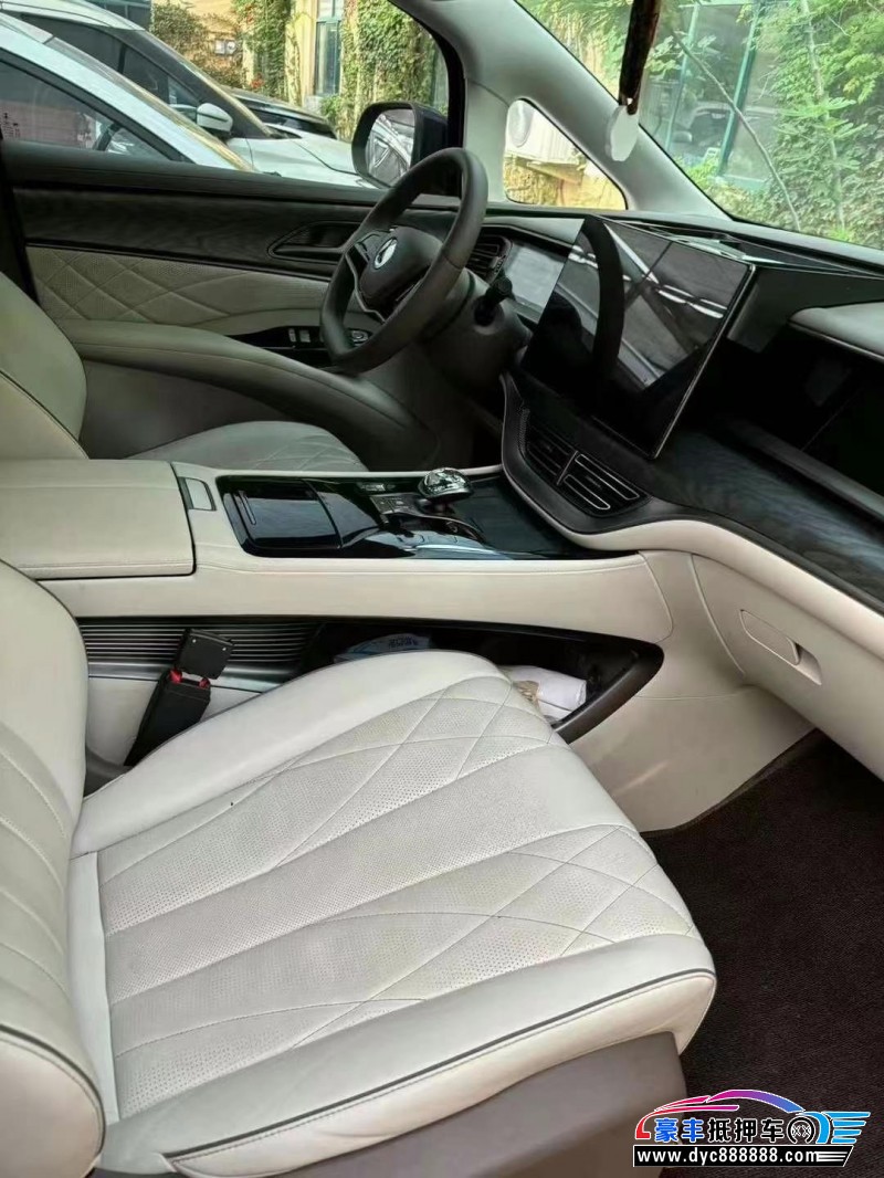 23年腾势D9轿车抵押车出售