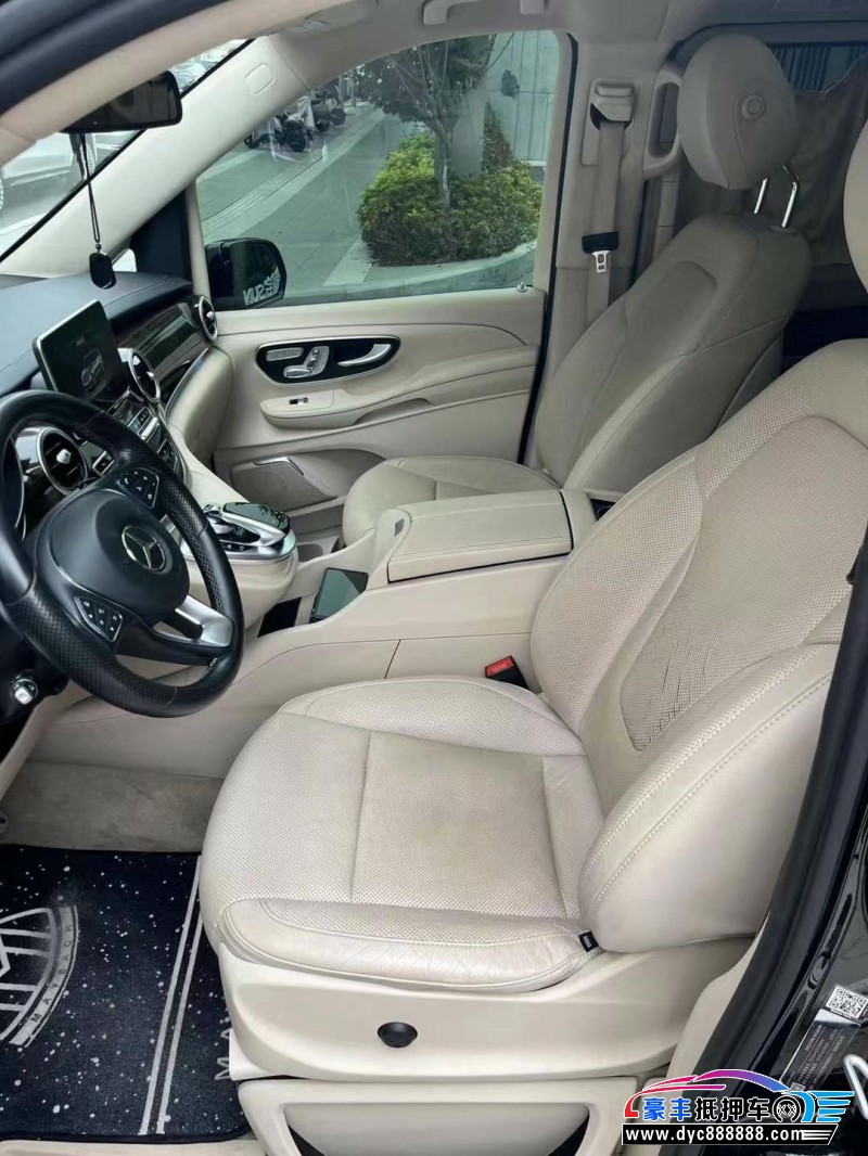 19年奔驰V轿车抵押车出售