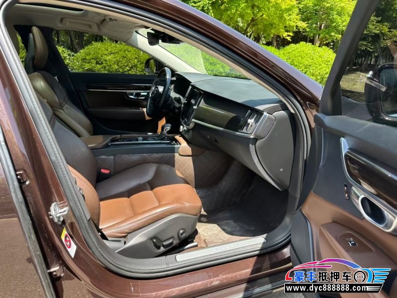 17年沃尔沃S90轿车抵押车出售