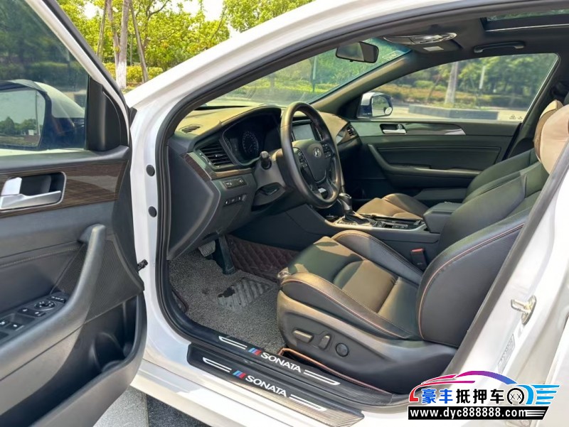 18年现代索纳塔轿车抵押车出售