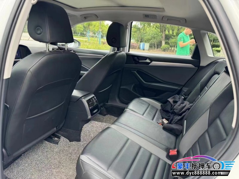 21年大众速腾轿车抵押车出售