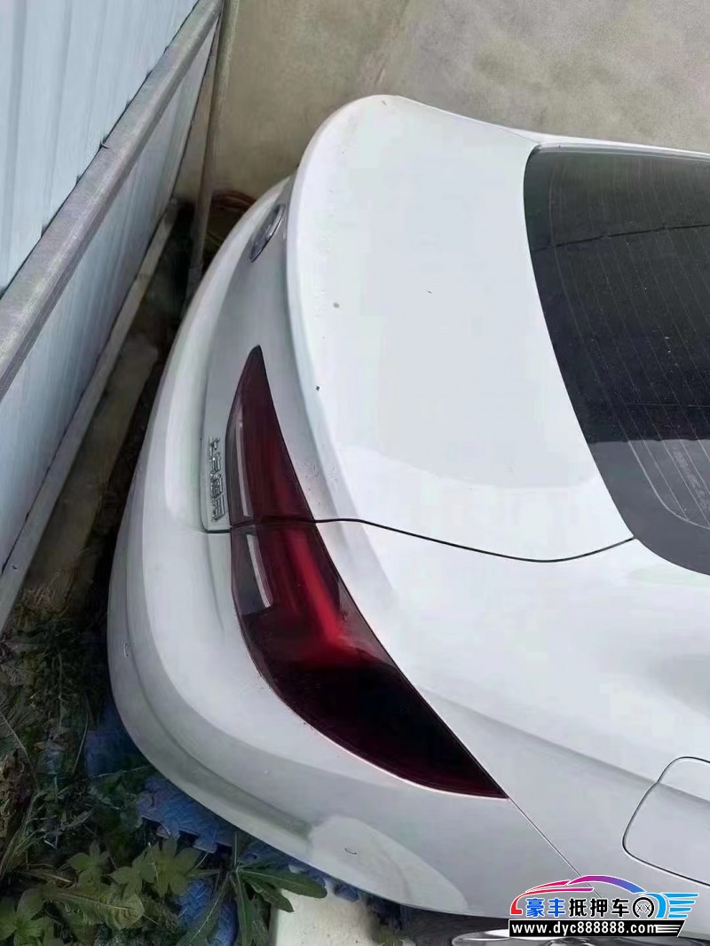 18年别克君威轿车抵押车出售