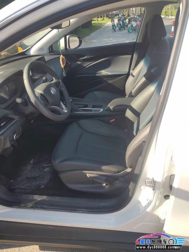 24年别克微蓝轿车抵押车出售