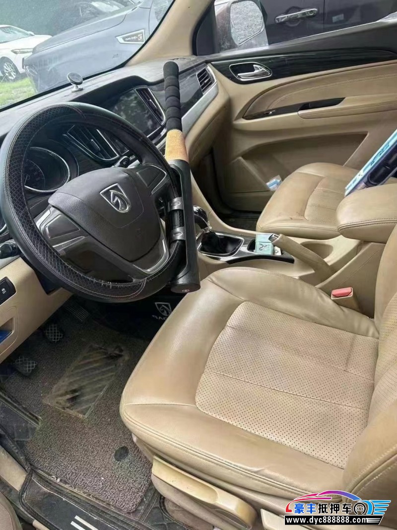 16年宝骏730轿车抵押车出售