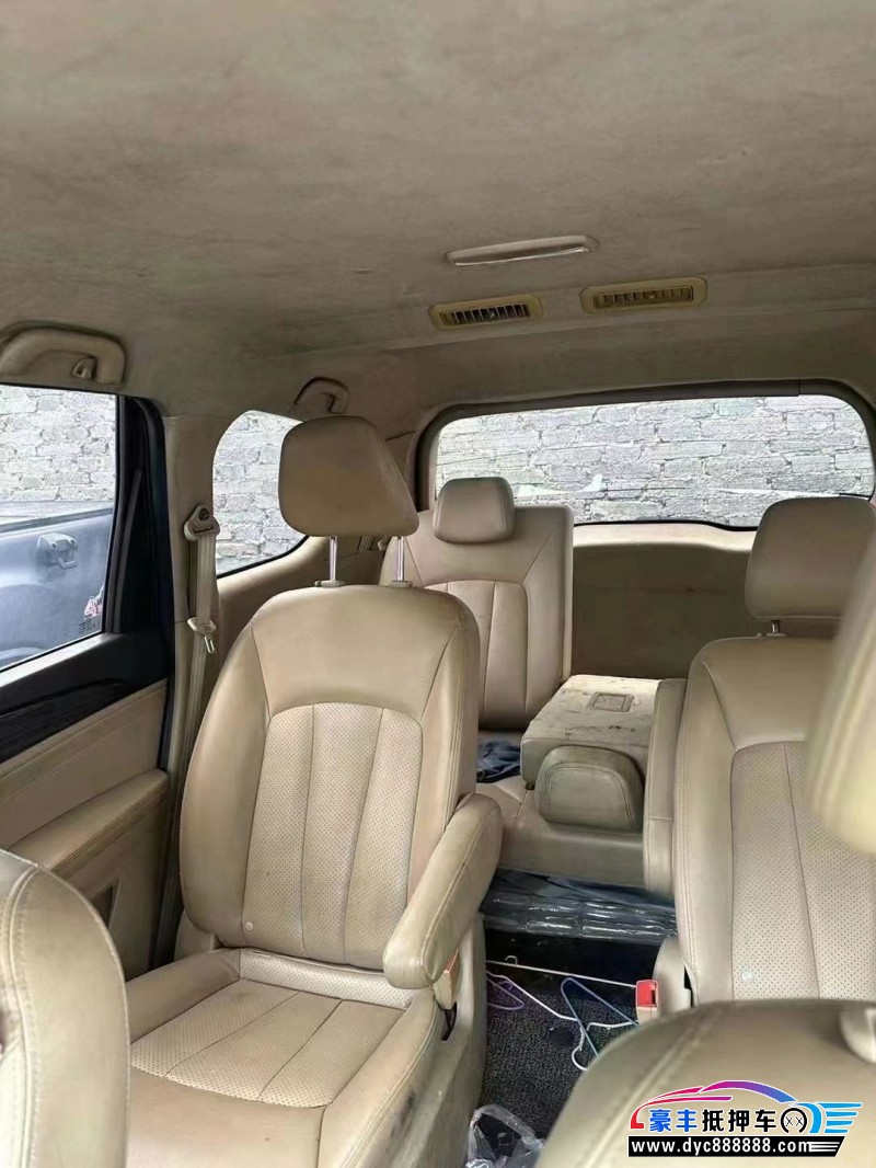 16年宝骏730轿车抵押车出售